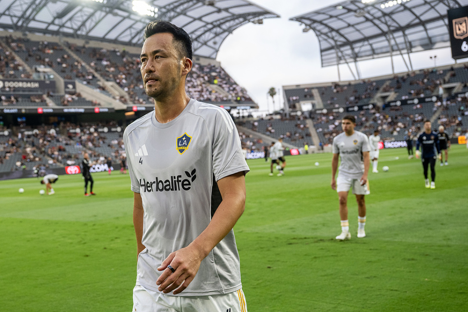 洛杉矶银河, 形成鲜明反