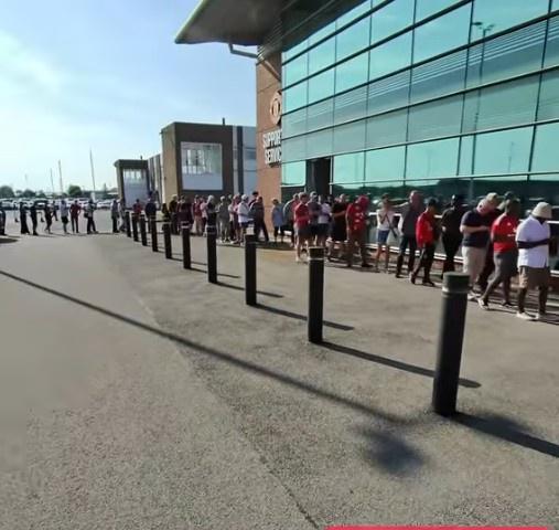 ws, ue, 自拍及身份